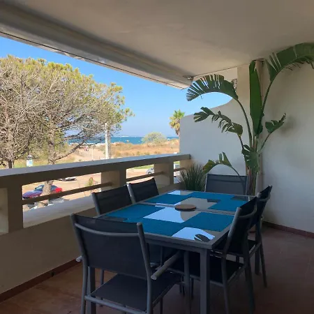 Marina Vue Apartment